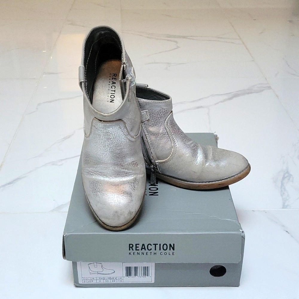 Kenneth Cole Reaction Wild Bunch Boots, 2, silver